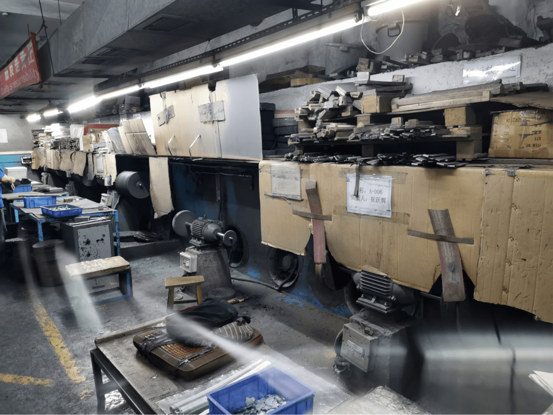 曝光臺 易燃化學品生產車間驚現明火煮食，安全防線何以失守？